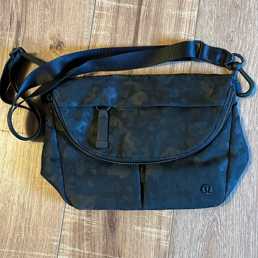 All night Festival purse by lululemon